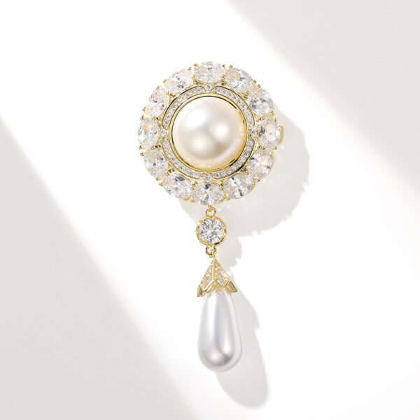 High-end Palace Style Zircon Brooch Round Water Drop Shell Pearls Temperament Clothing Accessories Pin - Image 4