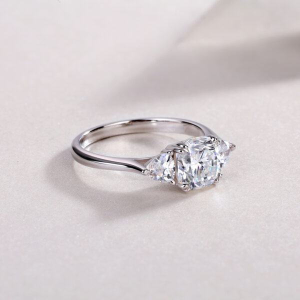 Luxury Fashion Large Diamond Wedding Ring With Moissanite Silver Ring - Image 2