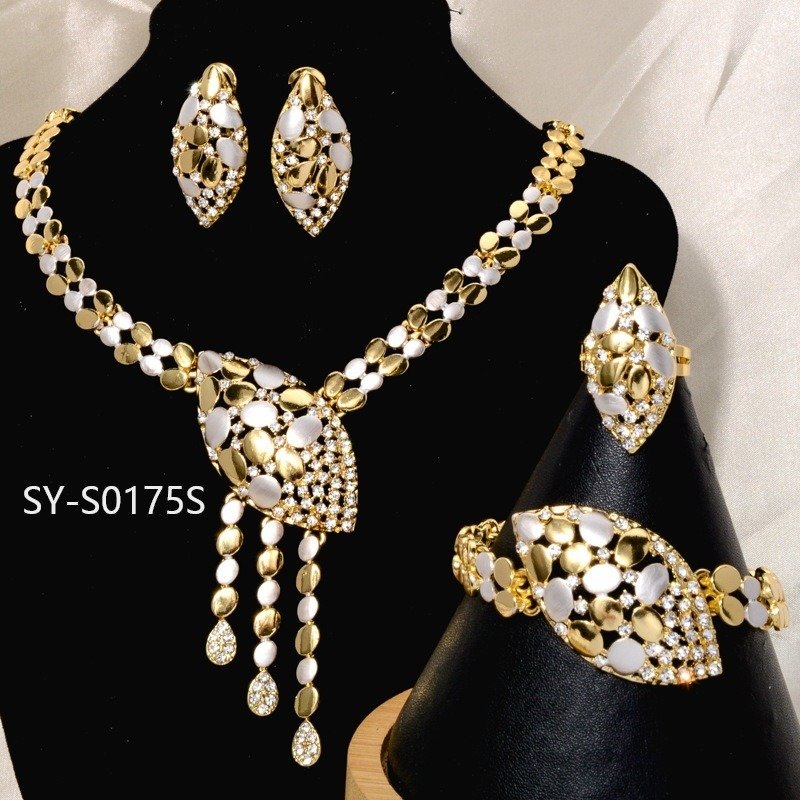 Dazzling Starry Night Cheetah Gemstone Necklace - Image 5