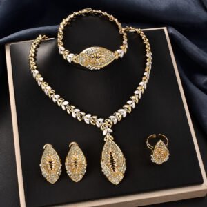 13762f92-4647-4547-9716-5e425b0e6f7a.jpg Middle Eastern-style Bridal Jewelry Set
