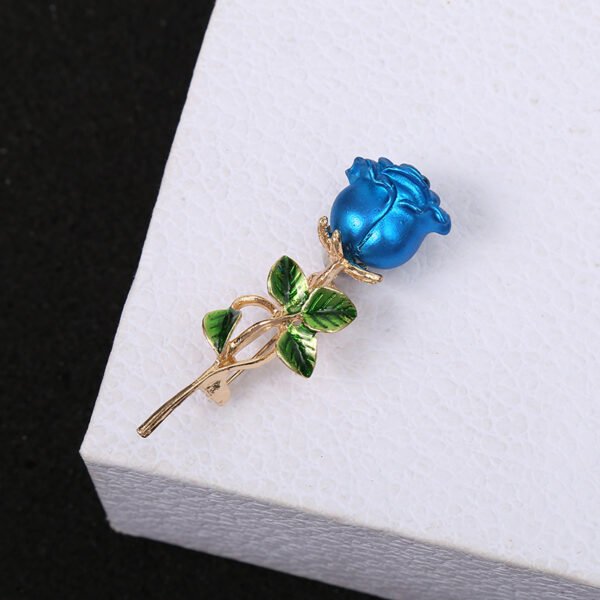 26d5437d-cc8f-4b92-94f7-0dccbb29856a.jpg Three-dimensional Rose Flower Rhindiamond-style Brooch