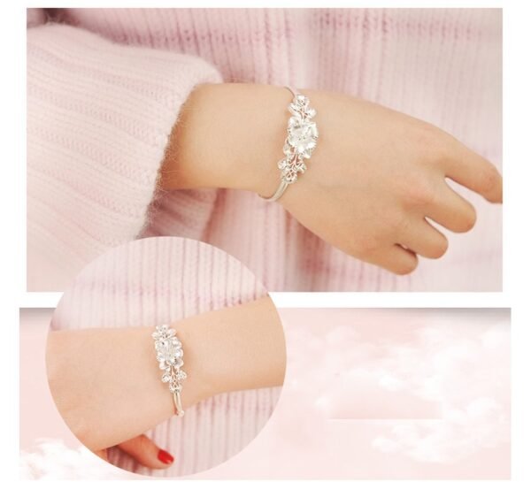 Woman Adjustable Flower Bracelet