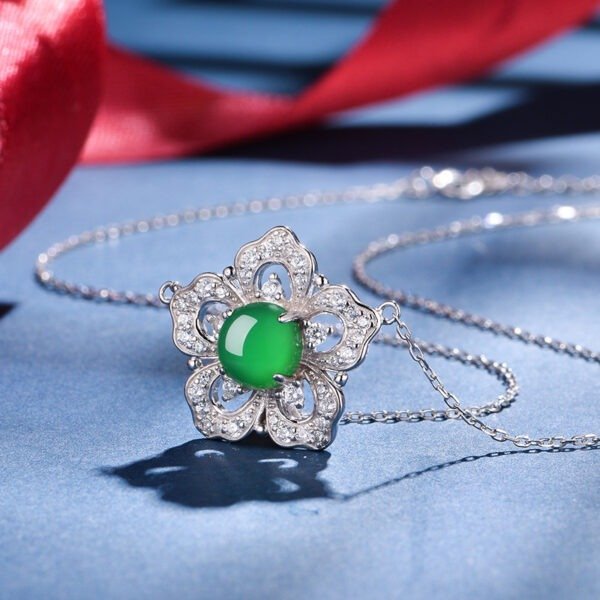 29355496-33b5-4c52-941e-b4a38bdb029d.jpeg S925 Sterling Silver Flower Clover Necklace