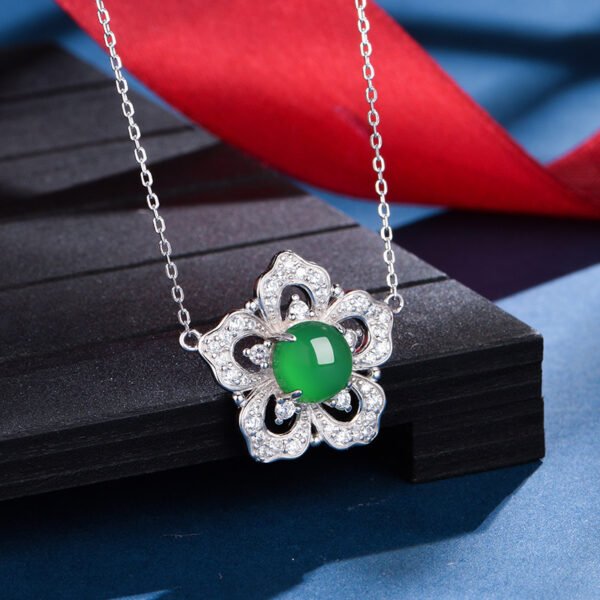2c0d383c-5431-4a49-8a85-f0c86214d71f.jpeg S925 Sterling Silver Flower Clover Necklace