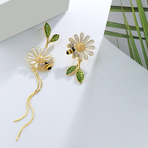 Floral Bee Painted Oil Leaf Long Tassel Earrings