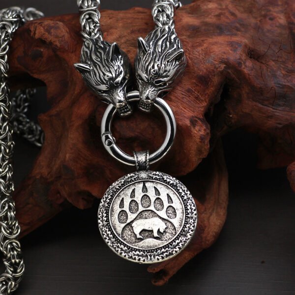 3cb59c33-c027-459a-815b-63a146162206.jpg Vintage Square Chain Titanium Steel Pendant Wolf Head Necklace Men's Sweater Chain