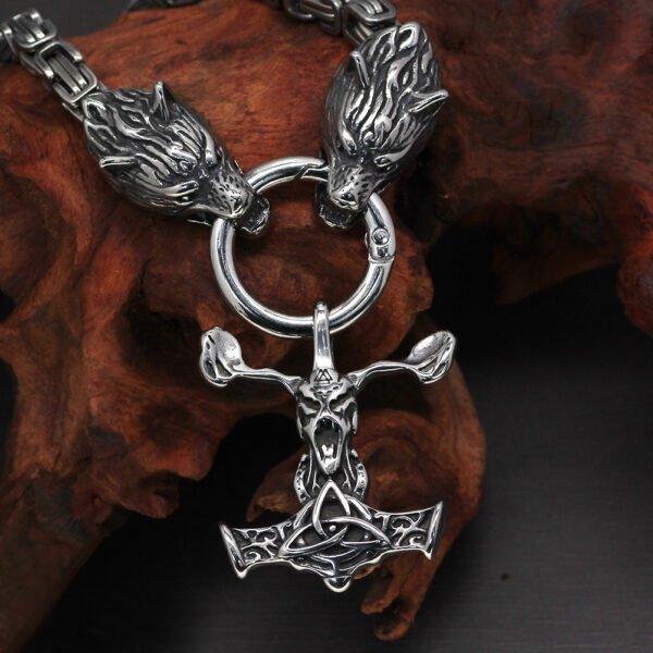 3eb7da3b-6201-4fcf-932f-d1e6ada8792d.jpg Vintage Square Chain Titanium Steel Pendant Wolf Head Necklace Men's Sweater Chain