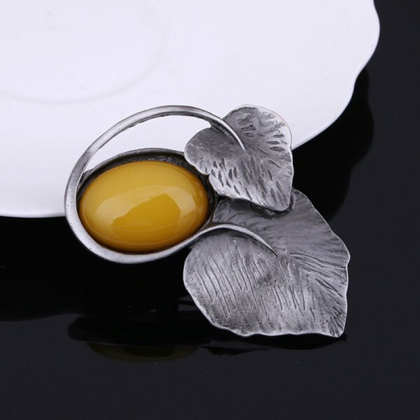 42e31597-505f-416f-bb9e-585c7f155bc2.jpg Exquisite Double Leaf Brooch