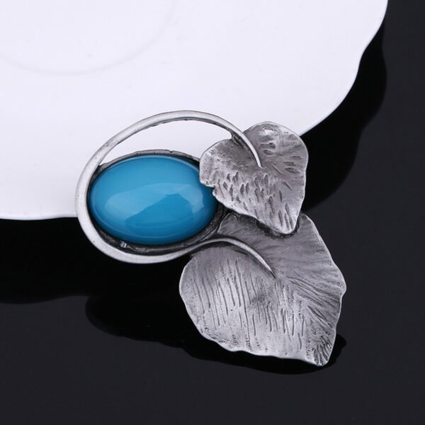 4c3a5a4c-de05-48b6-815f-3f99519037d6.jpg Exquisite Double Leaf Brooch