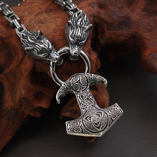 4c9705d4-dfa4-43be-9a5d-ae2f2cc208f9.jpg Vintage Square Chain Titanium Steel Pendant Wolf Head Necklace Men's Sweater Chain
