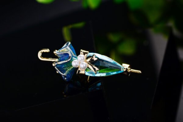 4d198220-998e-4385-8d18-d07ad35a15b2.jpg Creative Umbrella Enamel Zircon Clothing Pin Accessories