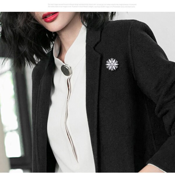 4e9a52b5-0e55-4740-8036-fa991706636c.jpg Snowflake Brooch