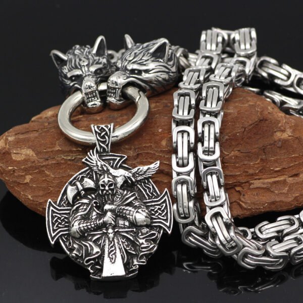 4ee6335e-8139-45b5-8013-8ca7c9f60c35.jpg Vintage Square Chain Titanium Steel Pendant Wolf Head Necklace Men's Sweater Chain