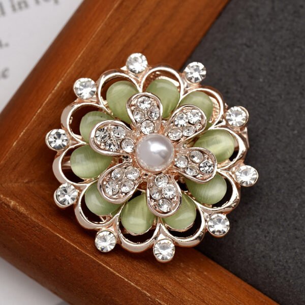 4f7506d5-e80b-49ef-a44e-2659254de1ed.jpg Three-dimensional Flower Scarf Buckle Brooch