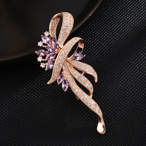 581cc1f8-6c7d-4d53-b591-e420dd064ec9.jpg European And American High-grade Large Pin Brooch