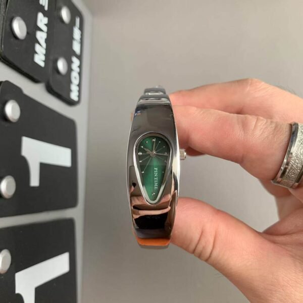 5dafd10a-e27f-465b-bbdd-5f6c714e34bd.jpg Retro Niche-design Watch