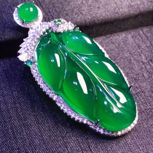 Jade Green Buddha Guanyin Pendant Necklace
