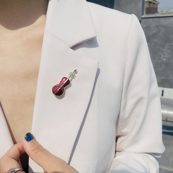 Light Luxury Violin Brooch