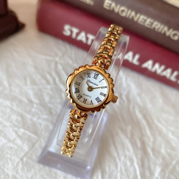 66e9e6e4-d7db-4a77-85ed-ef5b731d1411.jpg Retro Bracelet Quartz Women's Watch