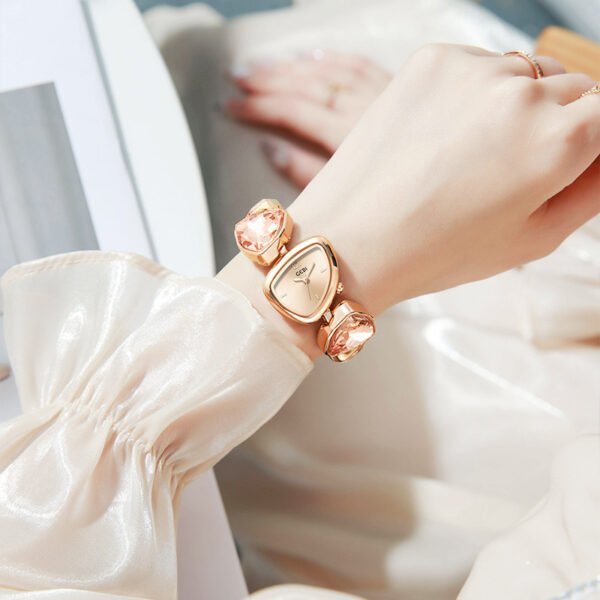 722e95e3-5097-4f9e-9d60-df460556d1ee.jpg Crystal Diamond Bracelet Watch