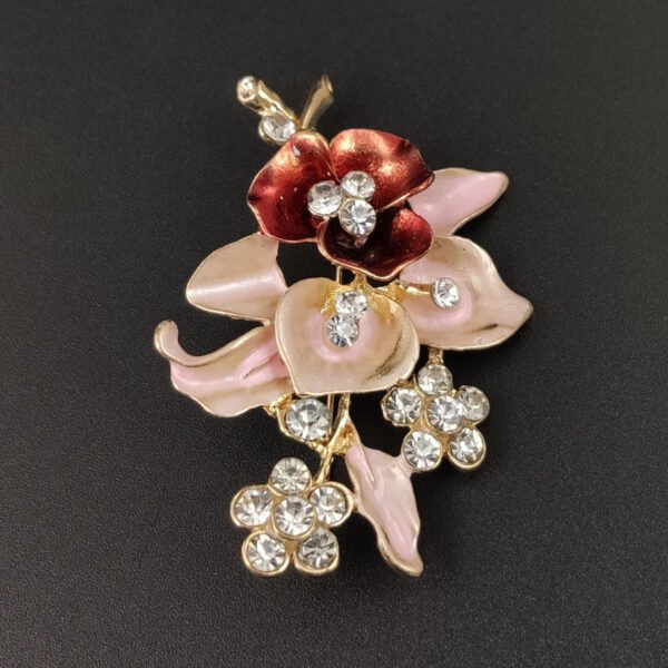 72dbdf63-e952-48c4-b039-5d92c7eeacf6.jpg Diamond Flower Corsage Brooch Handmade Brooch