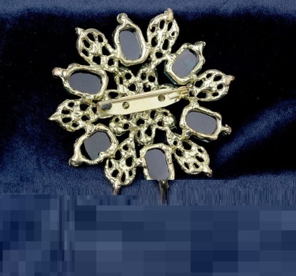 7704369c-973e-49c9-ab91-b54b6b488eb0.jpg Fashionable Geometric Diamond Brooch
