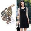 7a60adb5-31da-4a37-8053-48da3f04cd37.jpg Fashion Retro Rhinestone Pearl Leaf Brooch