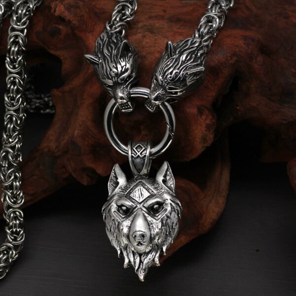 7e90bff4-ae46-43b8-be41-18bc4672a1fd.jpg Vintage Square Chain Titanium Steel Pendant Wolf Head Necklace Men's Sweater Chain