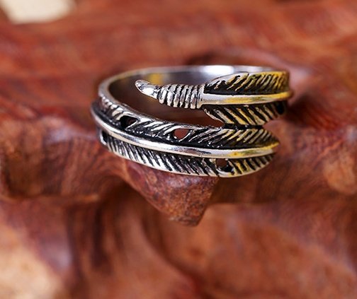 8246349483948.jpg Antique Feather Ring
