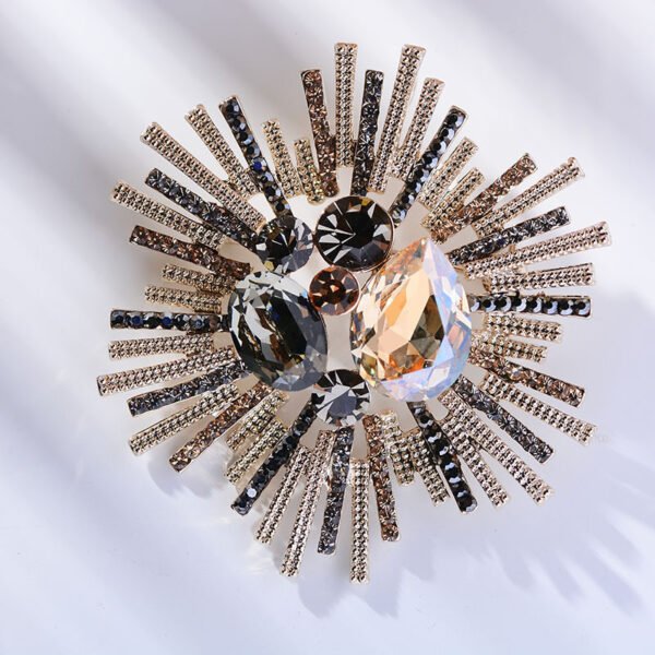 82ec98bc-b309-4339-a947-ea5eae09eb26.jpg Women's Fashionable Airy Faux Gemstone Brooch