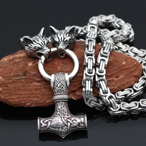 8365ad63-3bf7-4797-a127-2681558dd959.jpg Vintage Square Chain Titanium Steel Pendant Wolf Head Necklace Men's Sweater Chain