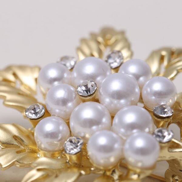 83b2d46b-9c74-4cba-af60-55d9e5f94ac9.jpg Leaves Matte Brooch Pearl Fashion Retro Rhinestone Pin