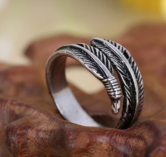 87887501910.jpg Antique Feather Ring