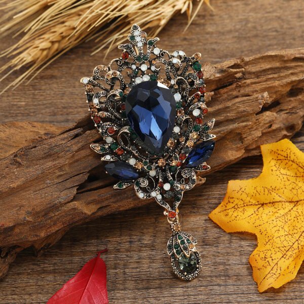 8917c94d-ea05-4bc0-90c6-3c9cdc0d3e24.jpg Retro Rhinestone Water Drop Brooch