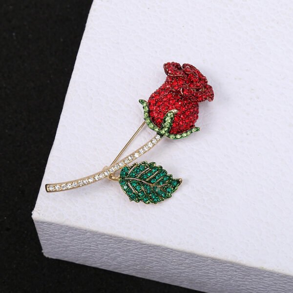 89b50f65-c856-41d2-8a3d-2c7da74f4095.jpg Three-dimensional Rose Flower Rhindiamond-style Brooch