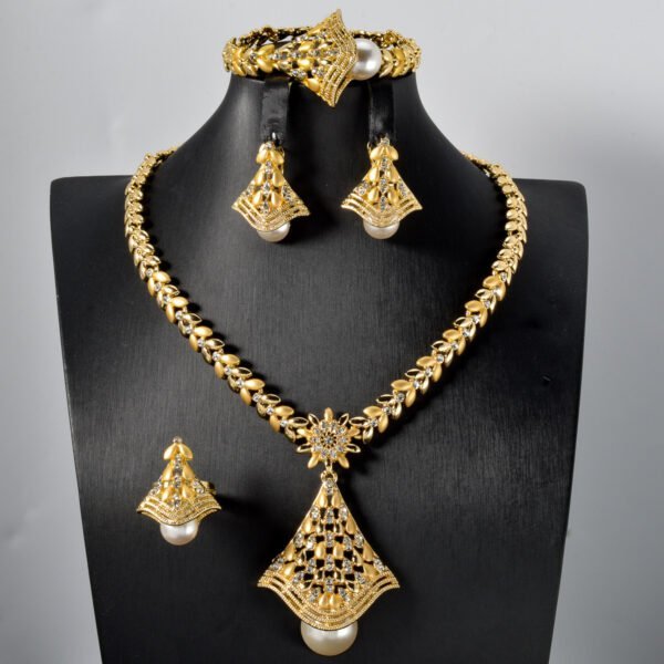 9384f9c1-c9af-4520-98a3-95b0b031d89e.jpg Gold-Plated Leaf Necklace 18k
