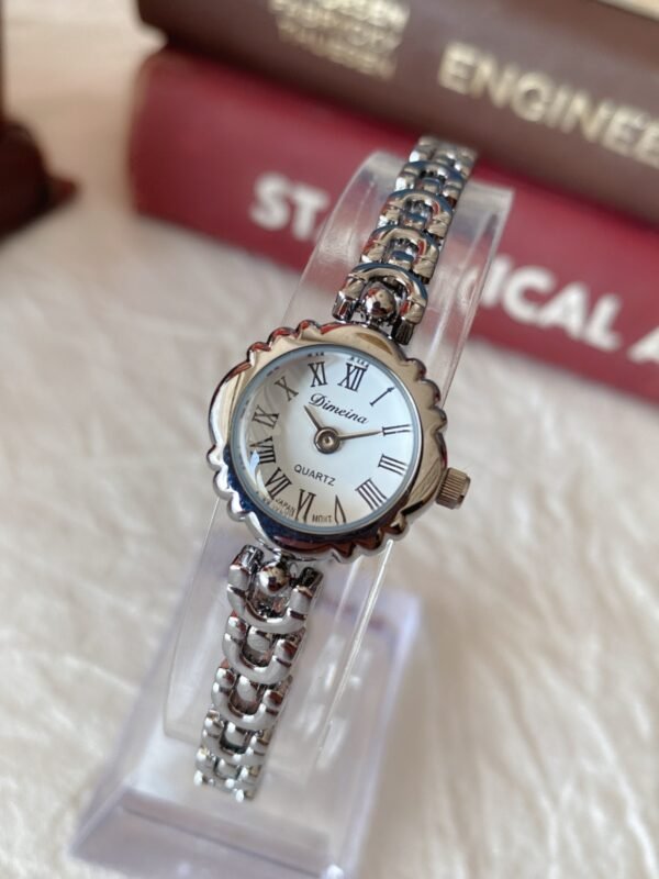 93a3d84f-6f31-4423-b5cd-4bb37249dac1.jpg Retro Bracelet Quartz Women's Watch