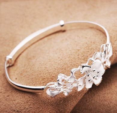 Woman Adjustable Flower Bracelet
