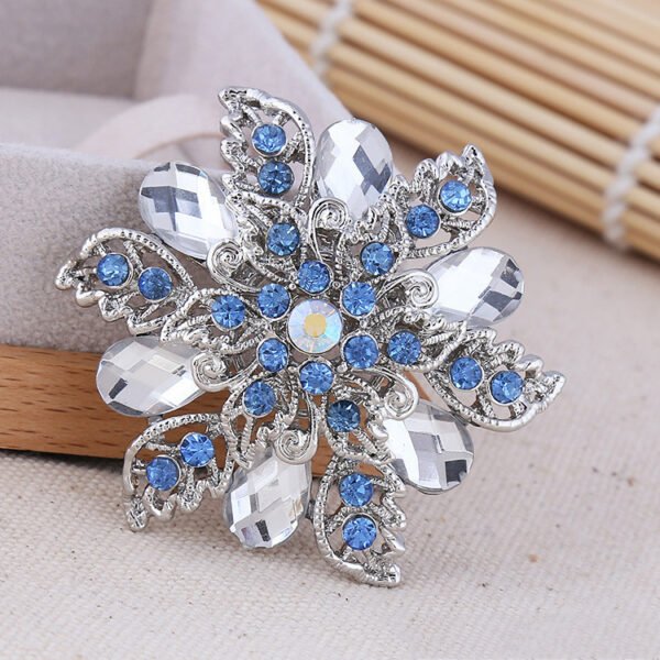 9e010c83-49b8-4af5-9dca-6cfbcb1e1dea.jpg Turquoise Silver Crystal Rhinestone Flower Brooch Pin
