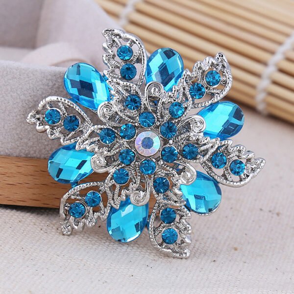 a11a711c-5f18-41cb-b8ed-8f9bb92cdc1e.jpg Turquoise Silver Crystal Rhinestone Flower Brooch Pin