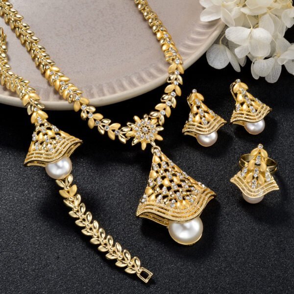 a737f955-a5ab-48eb-9638-abf7362807f5.jpg Gold-Plated Leaf Necklace 18k
