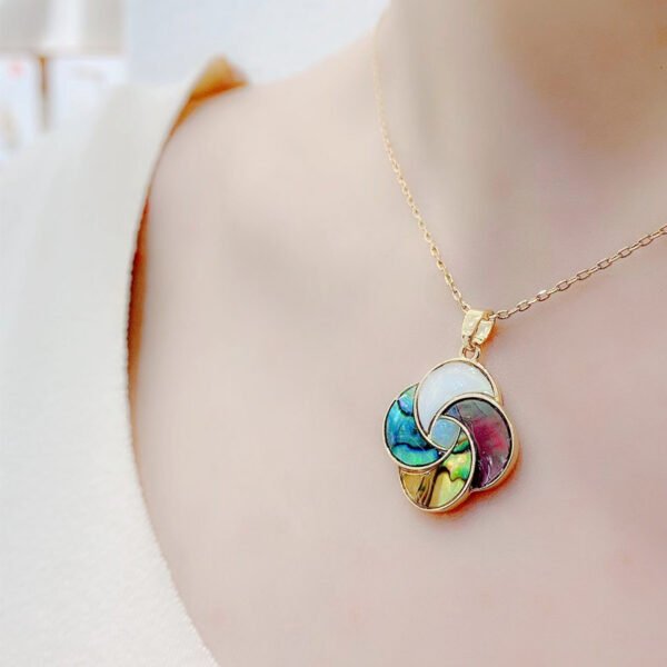 ba1e538e-b3a2-4074-8873-d8d6d0fa4552.jpg New Fashion Color Shell National Style Clavicle Chain Necklace For Women