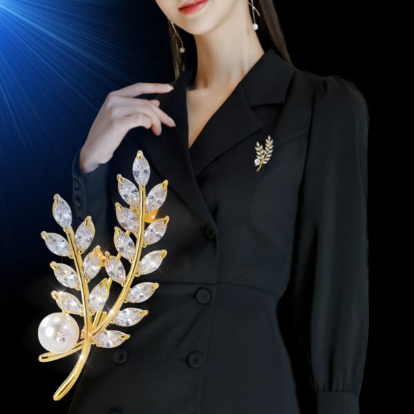 c0370234-baa7-4892-8917-a48dc9e858ee.jpg High-grade Leaf Pearl Brooch For Women