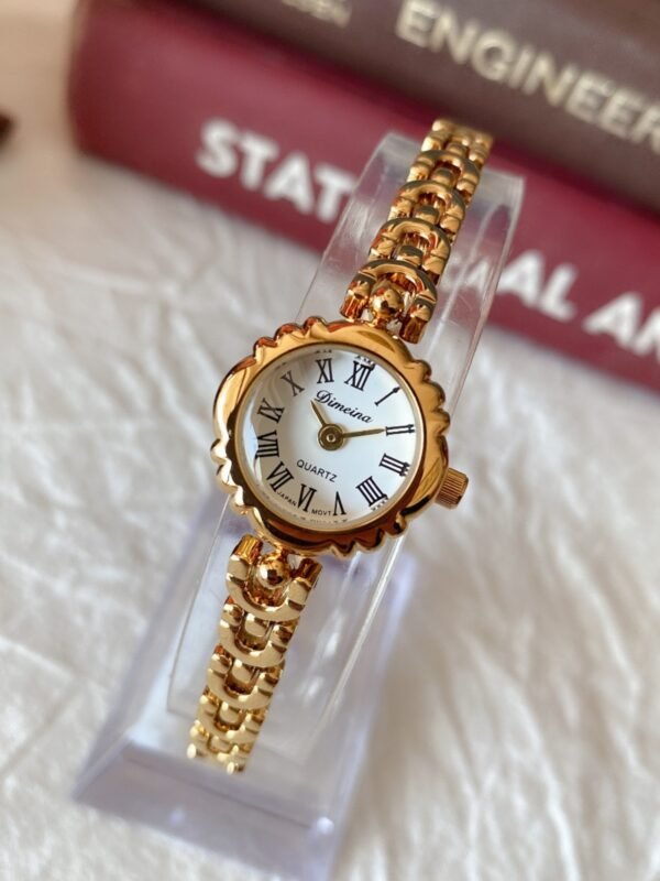 cc5ed6dc-6104-4660-abfd-965714befbc1.jpg Retro Bracelet Quartz Women's Watch
