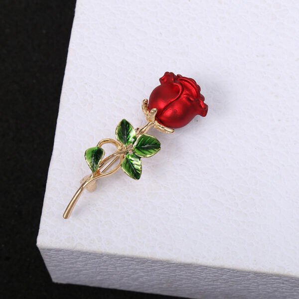 cdc59399-d1b4-4d00-bfb2-70a2f32b1621.jpg Three-dimensional Rose Flower Rhindiamond-style Brooch