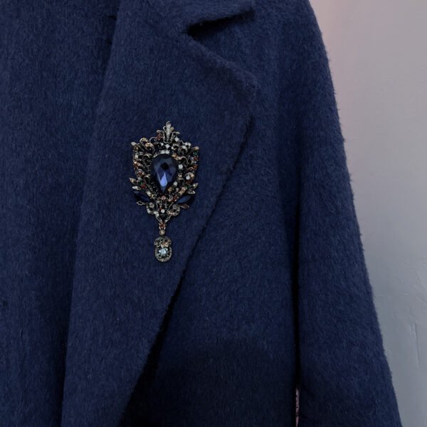 ddc02811-2c36-42f1-8a94-5d6fe6f05368.jpg Retro Rhinestone Water Drop Brooch