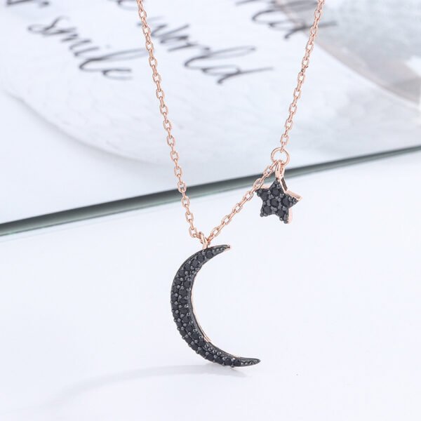 df8fc78b-8035-499f-bcdf-6d1a756c8ae1.jpg Retro Star Moon Net Red Ins Clavicle Chain Necklace