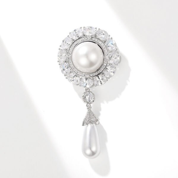 Water Drop Pearls Brooch