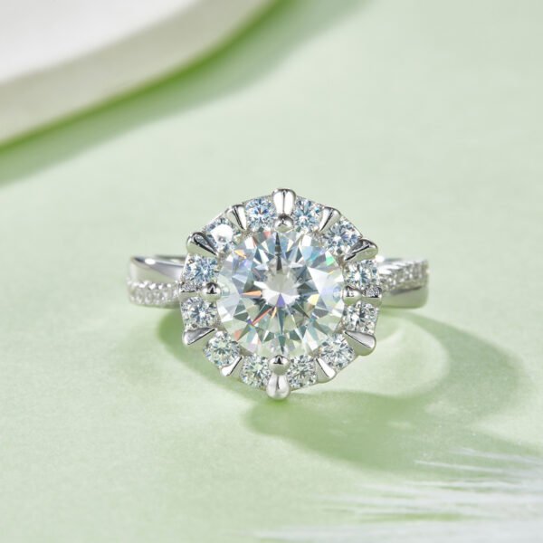 e5745c40-fcc1-4346-bd03-4191aa3bf660.jpeg S925 Sterling Silver 2ct Moissanite Ring