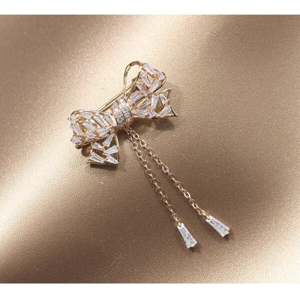 Inlaid Bowknot Tassel Temperament Simple Women's Corsage Brooch